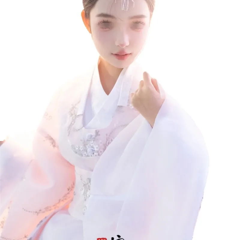 Studio Yanbian nouvelle famille costume traditionnel vraie photo danse