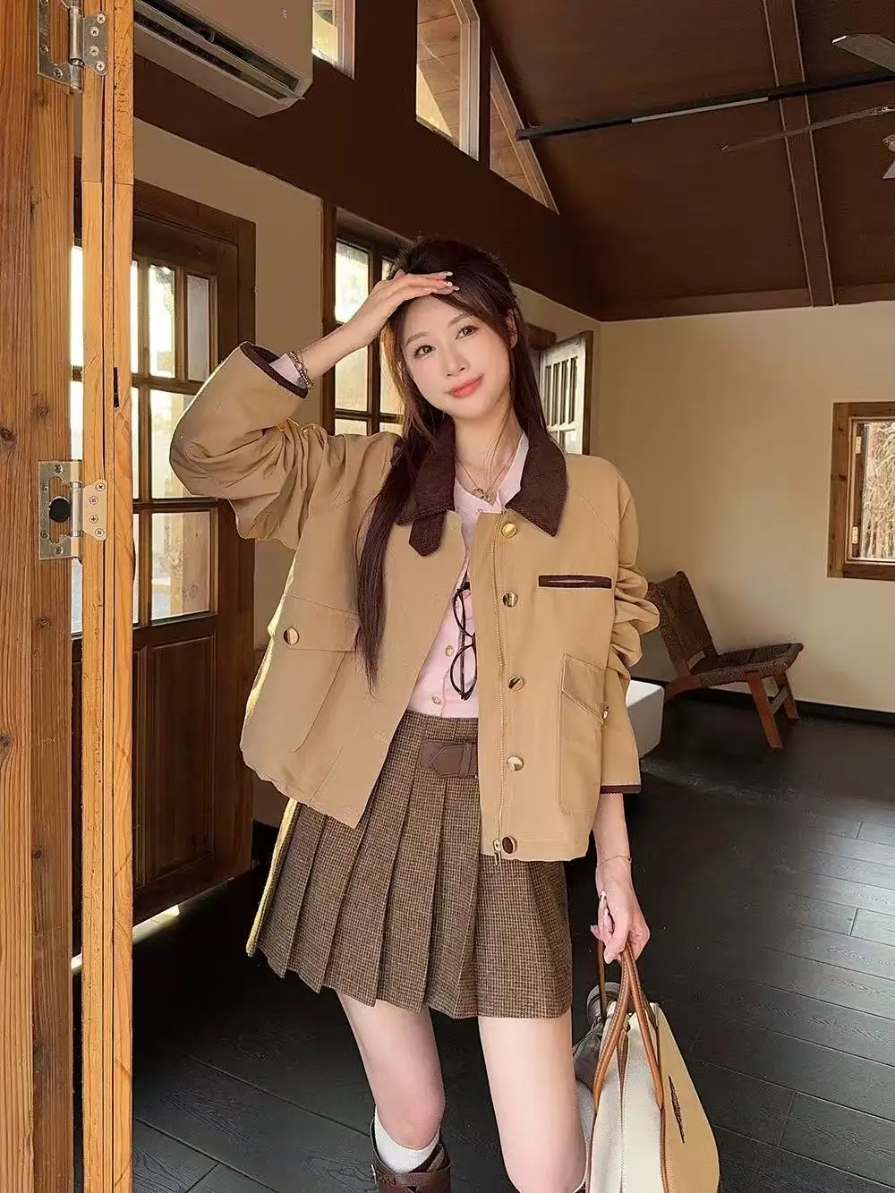 

Женское пальто цвета хаки с отложным воротником, свободного кроя, универсальное, осеннее, новинка, на пуговицах, с длинными рукавами, для повседневной носки