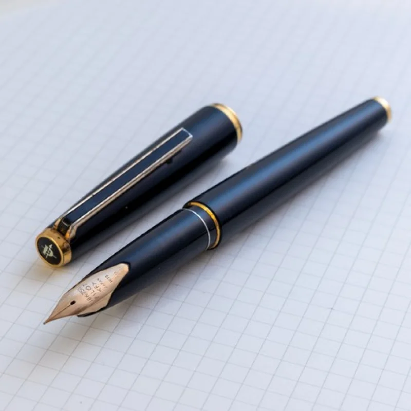 

A+Vintage 1970s Pilot Custom Original Black Long Body 14K Gold F Nib Fountain Pen
