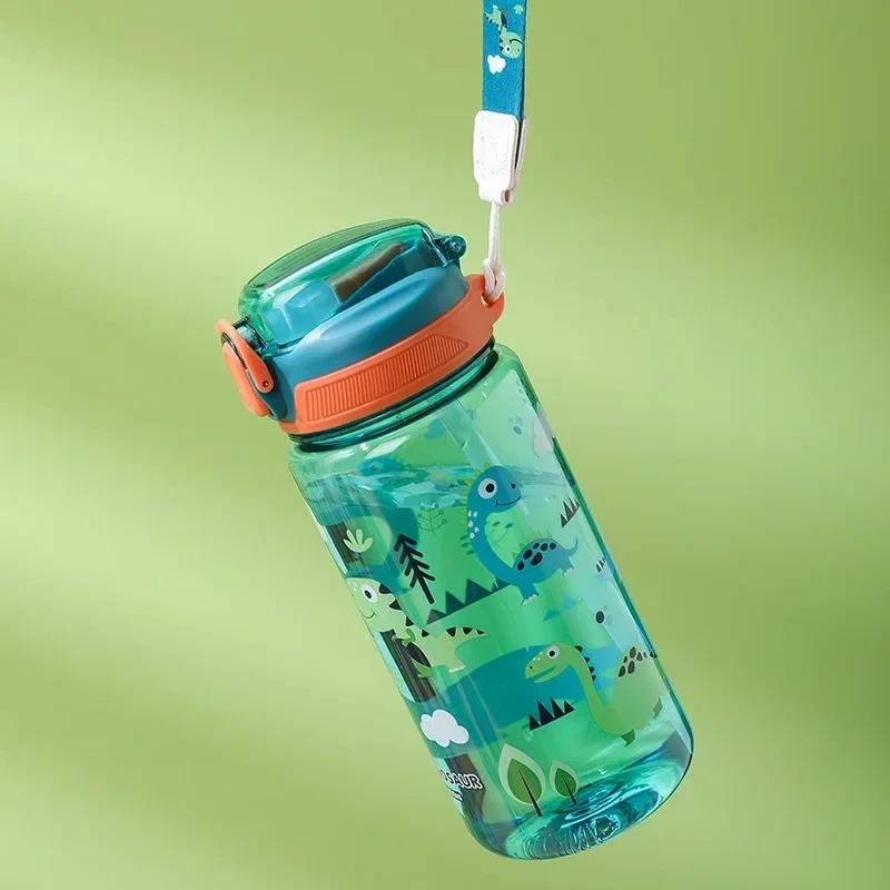 Cangkir minum anak-anak, gelas minum kartun kreatif dengan sedotan dan tutup anti tumpah portabel 600Ml untuk balita