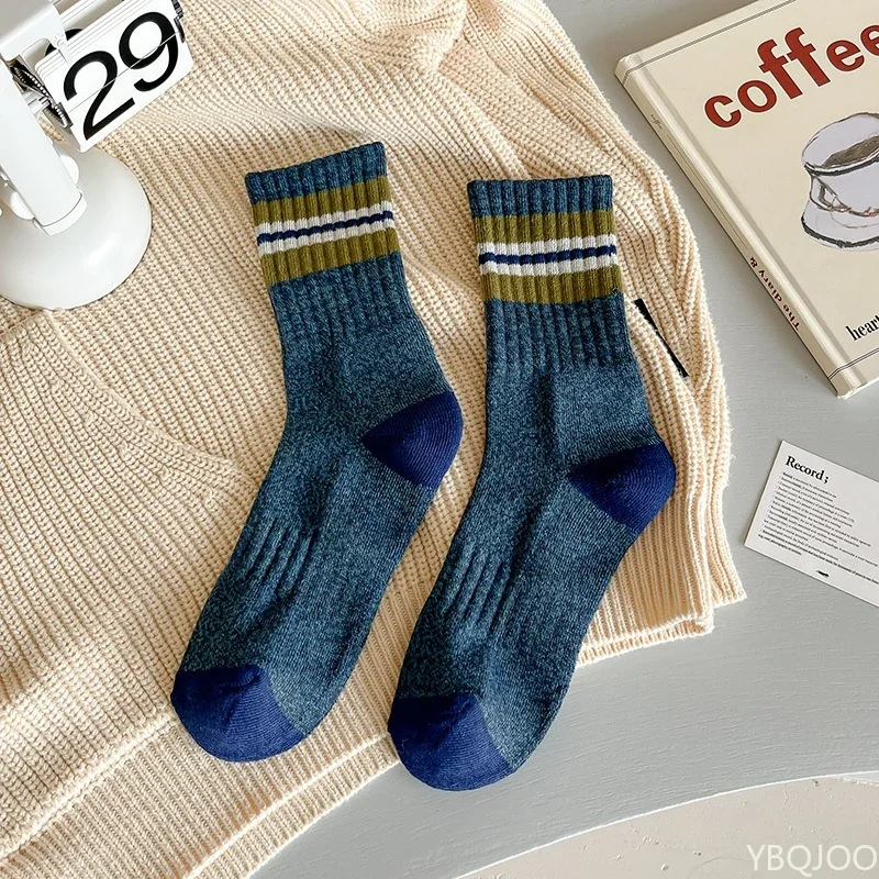 

5 pairs of men's autumn winter foot velvet mid tube men's socks trendy sports men's winter thick warm socks