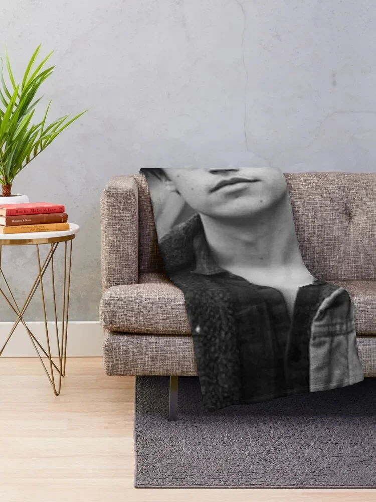 COLE SPROUSE BLACK AND WHITE Throw Blanket Decorative Throw anime Sofas Luxury St Blankets