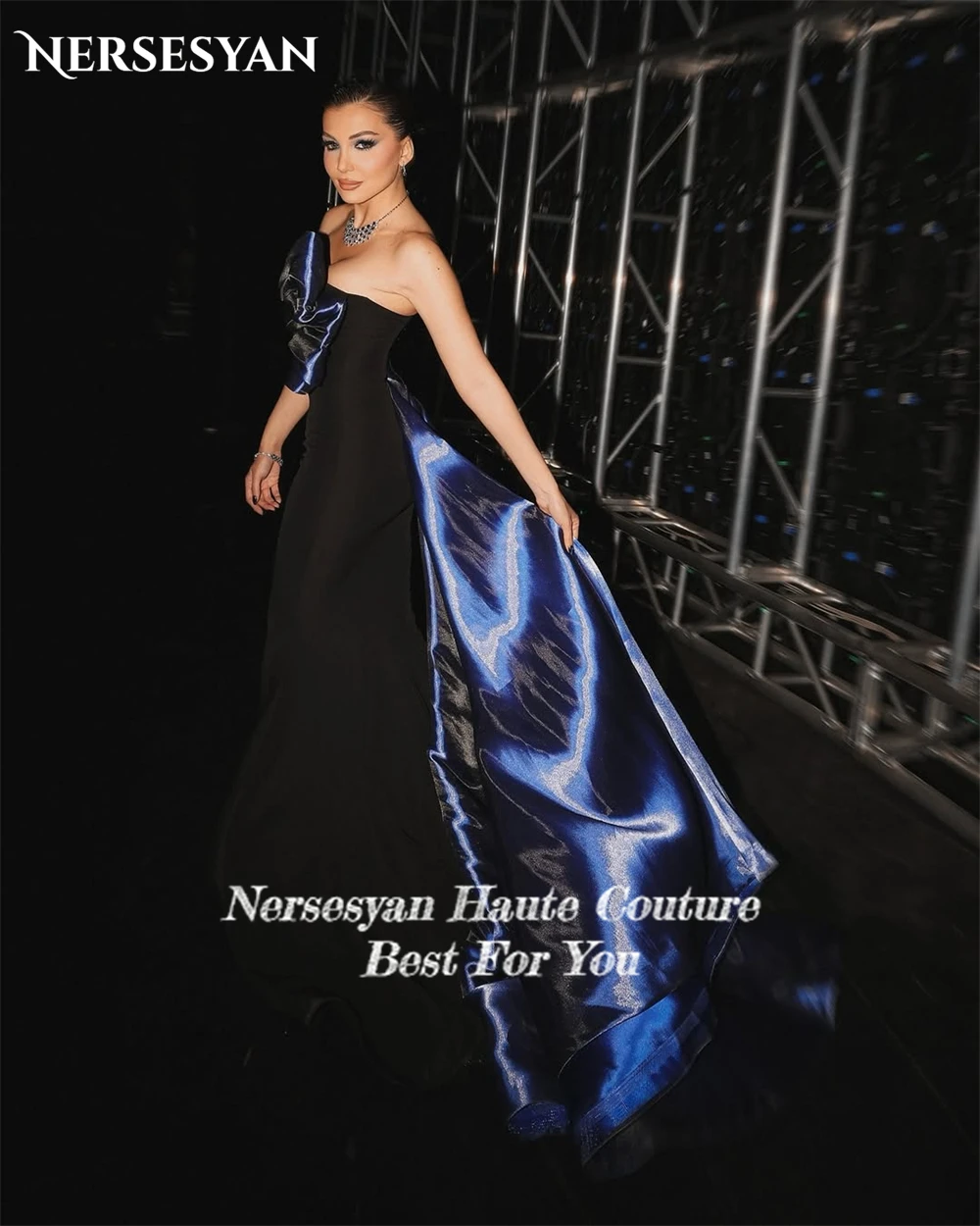 Nersesyan elegante zeemeermin avondjurken gedrapeerd satijn bodycon formele jassen backless plooien glanzende beroemdheidsjurk op maat