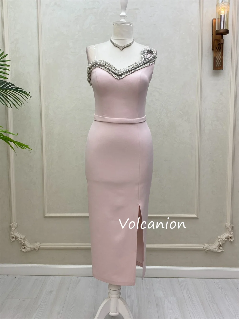 Vestidos midi rectos sin tirantes con lentejuelas de Jersey elegante personalizado, estilo moderno de moda para ocasiones a medida