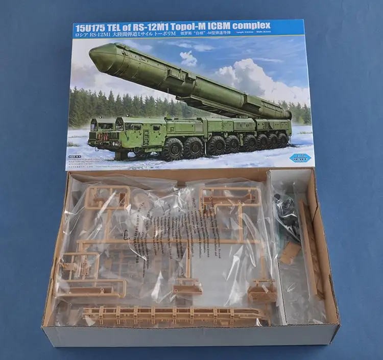 Hobby Boss 82952 1/72 Scale 15U175 TEL of RS-12M1 Topol-M ICBM Complex Model Kit