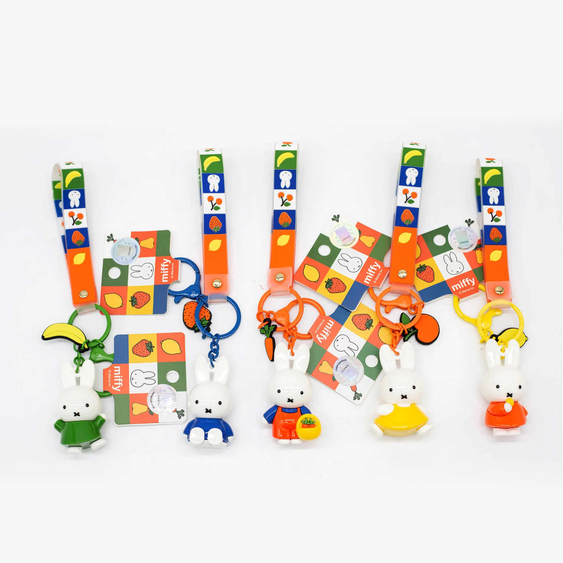 Miffy Früchte-Serie Schlüsselanhänger 3D PVC-Figur Rucksack-Ornament Anhänger Spielzeugfigur Niedlicher Anime-Taschenanhänger Schlüsselring Sammlerstück