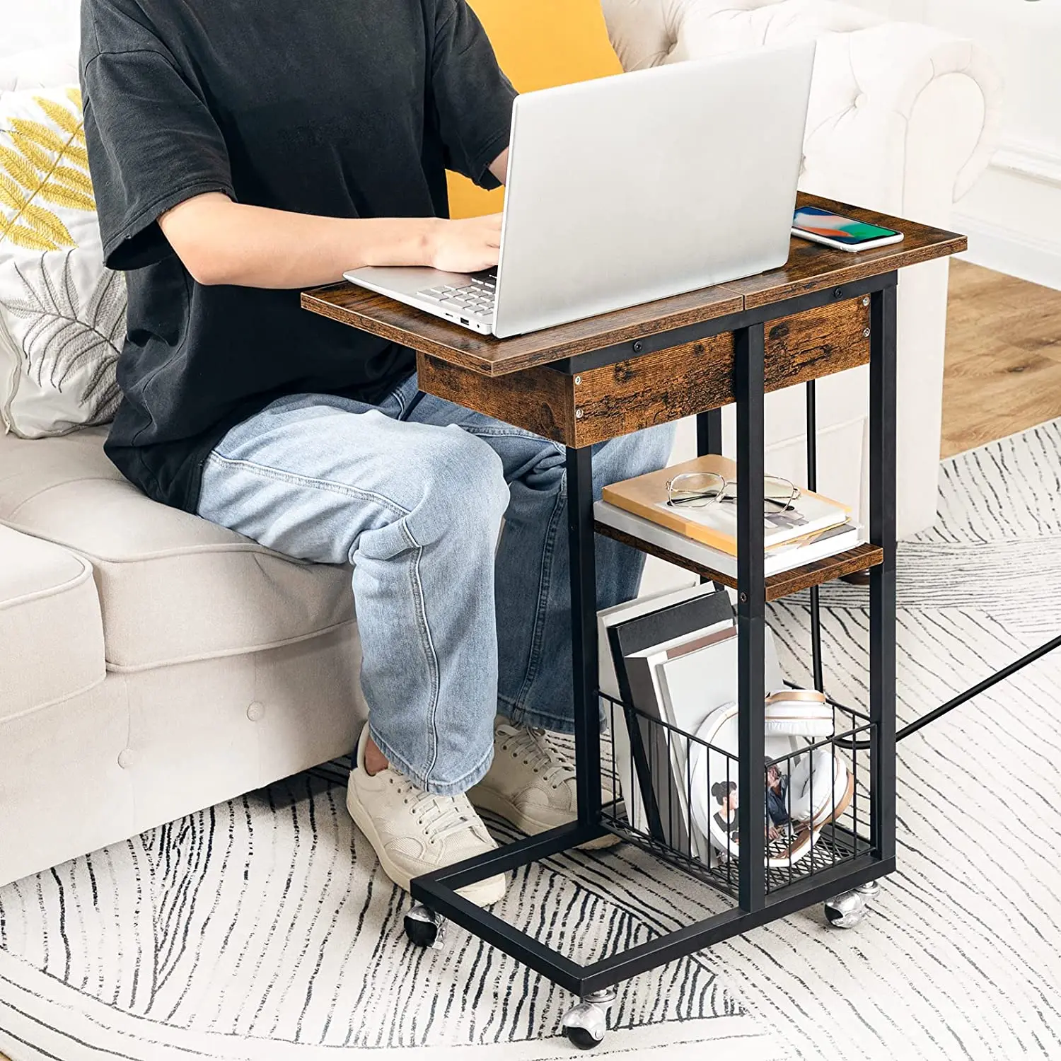 HOOBRO Side Table with Charging Station Flip C Shape Sofa Table Coffee Table with Wheels and Shelf USB Ports and Sockets Bedroom