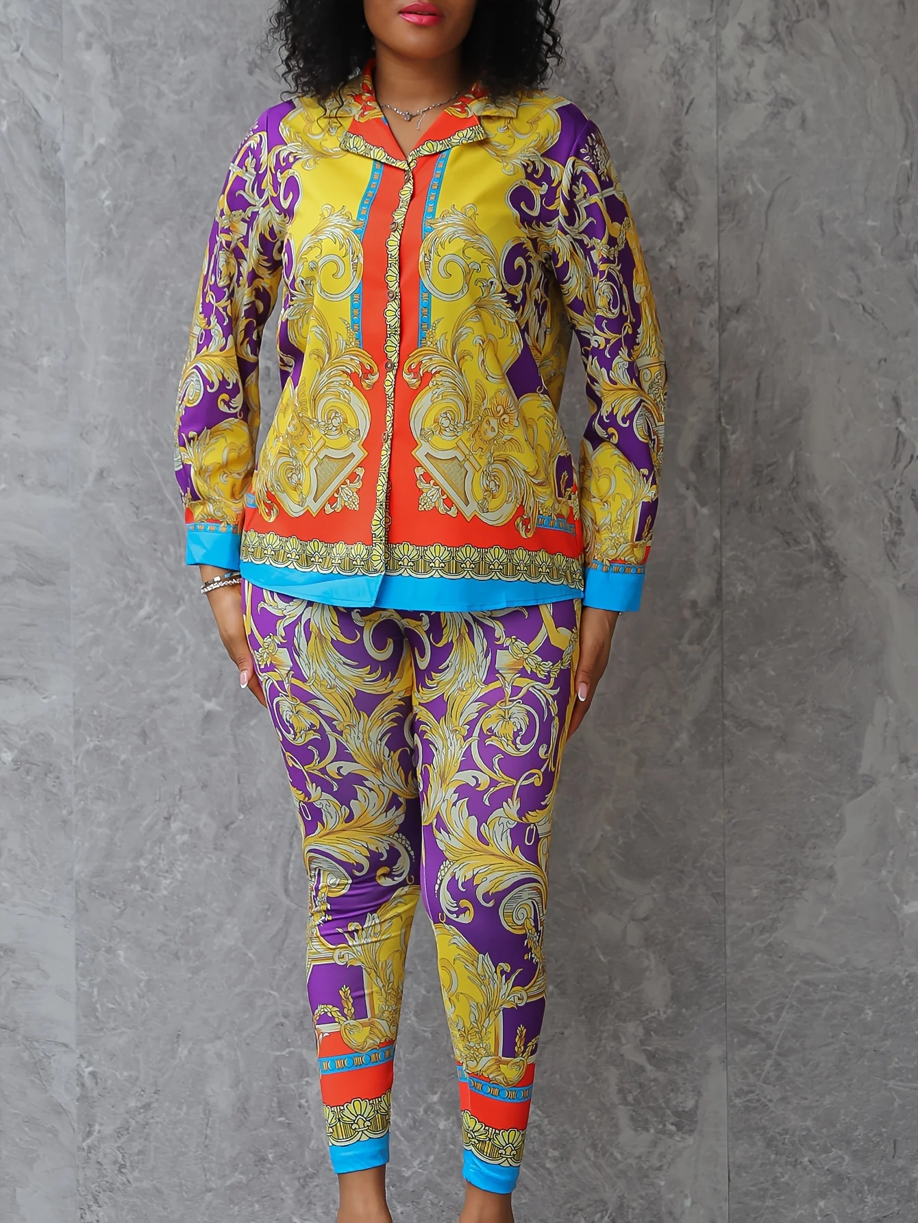 بدلة ذهبية كاجوال مطبوعة بأكمام طويلة مكونة من قطعتين #2