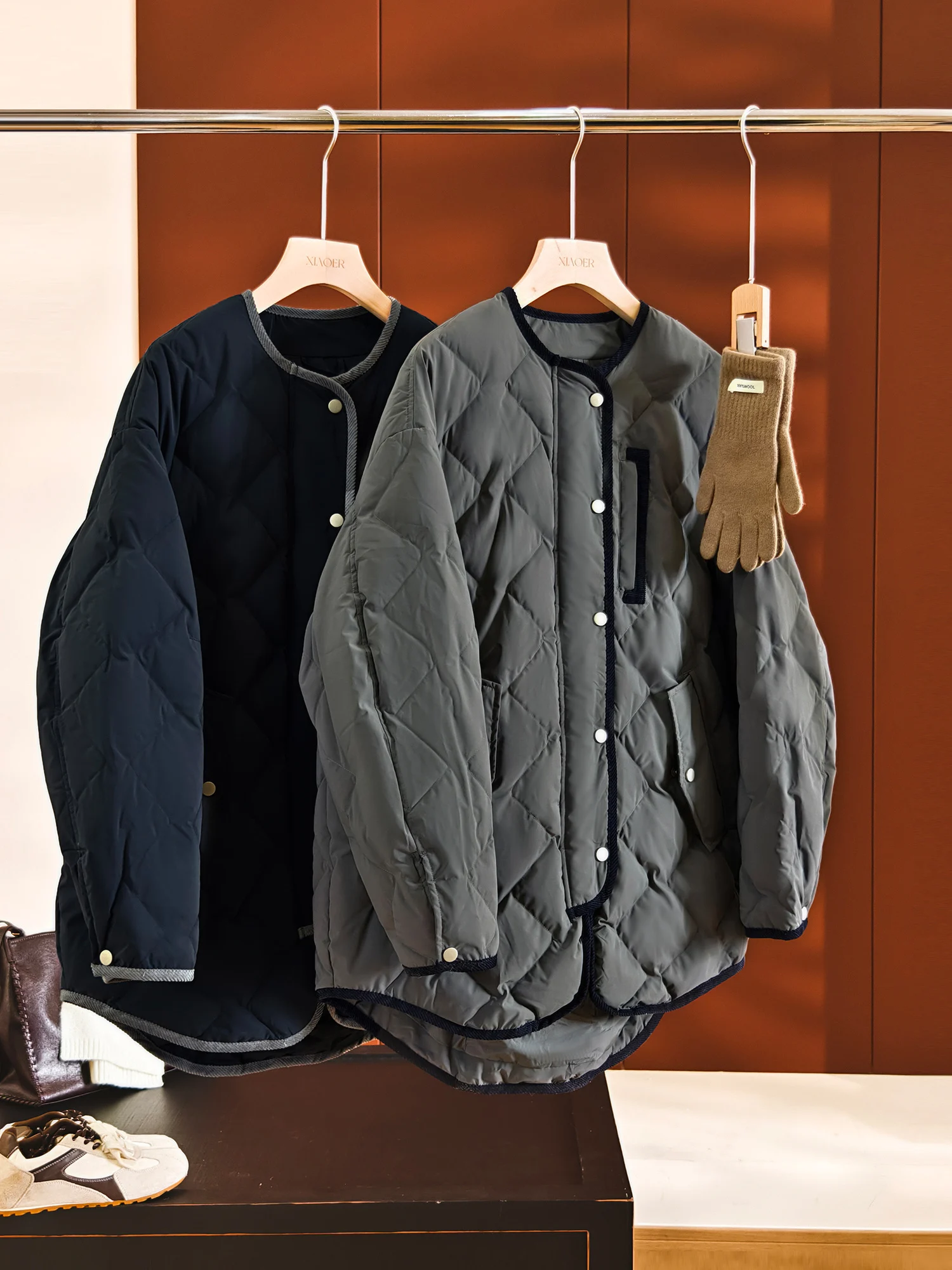 

Теплая зимняя куртка-пуховик из вельвета с ромбовидным узором и окантовкой из гусиного пуха от Little Ear, повседневная, свободного кроя, с длинными рукавами