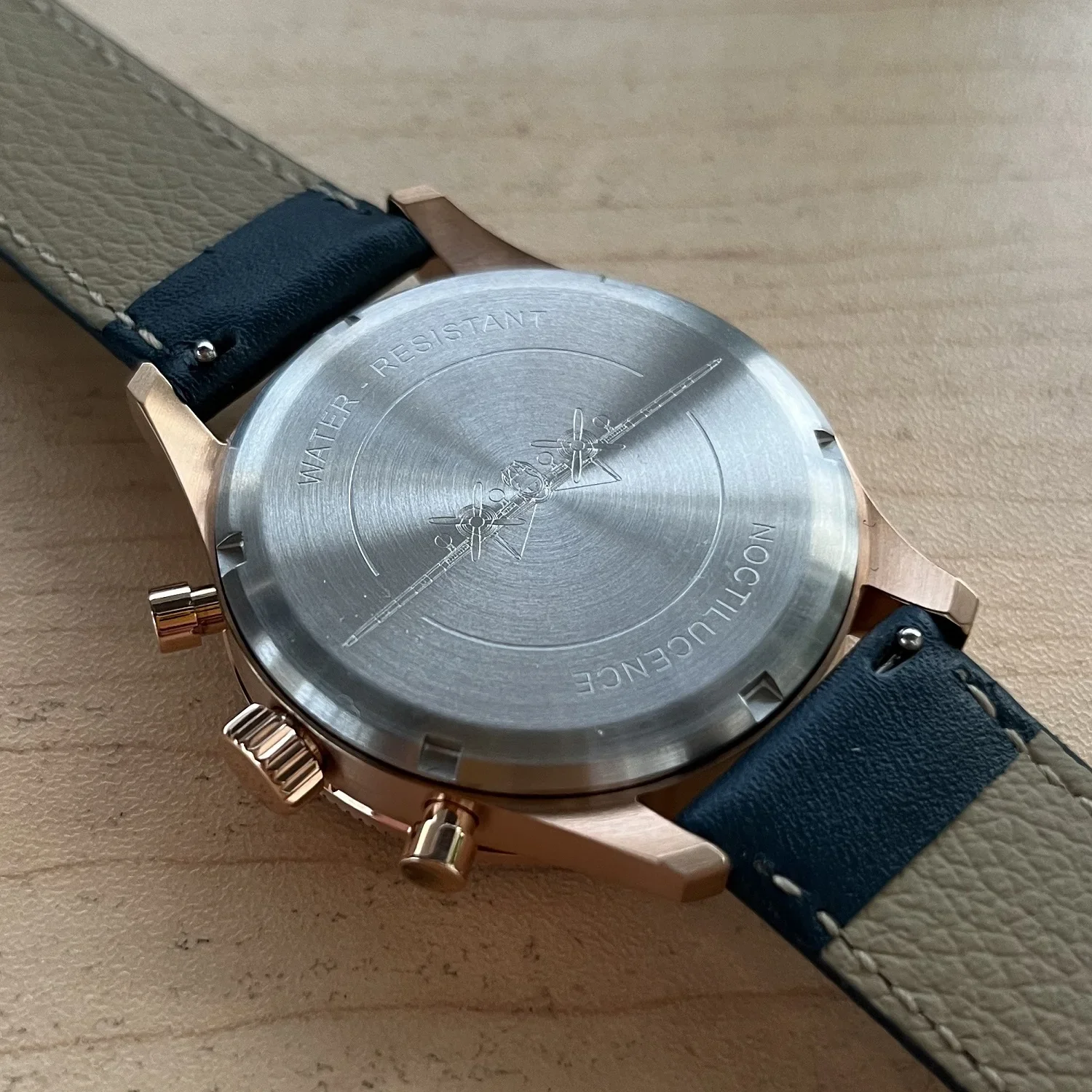 Hruodland นาฬิกา F019สำหรับผู้ชาย40.5มม. นาฬิกาควอตซ์ VK64คลาสสิคโครโนกราฟกระจกแซฟไฟร์นาฬิกากุหลาบสีดำกุหลาบ