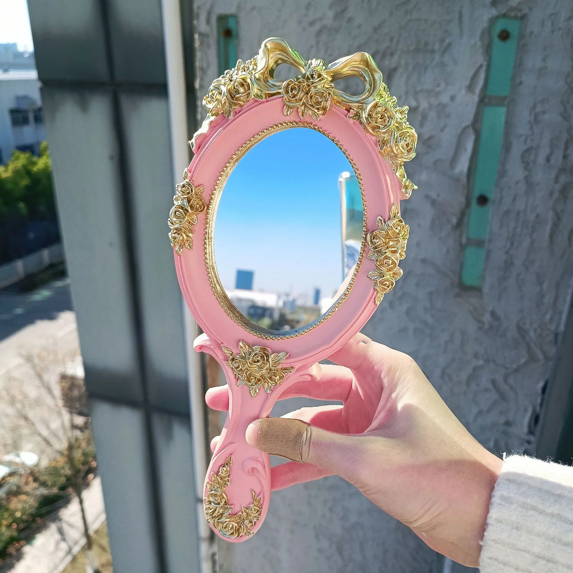 Vintage Handheld Makeup Mirror European Palace Style Princess Women Girls Oval Vanity Mirror Cosmetic Tool with Anti-Slip Handle