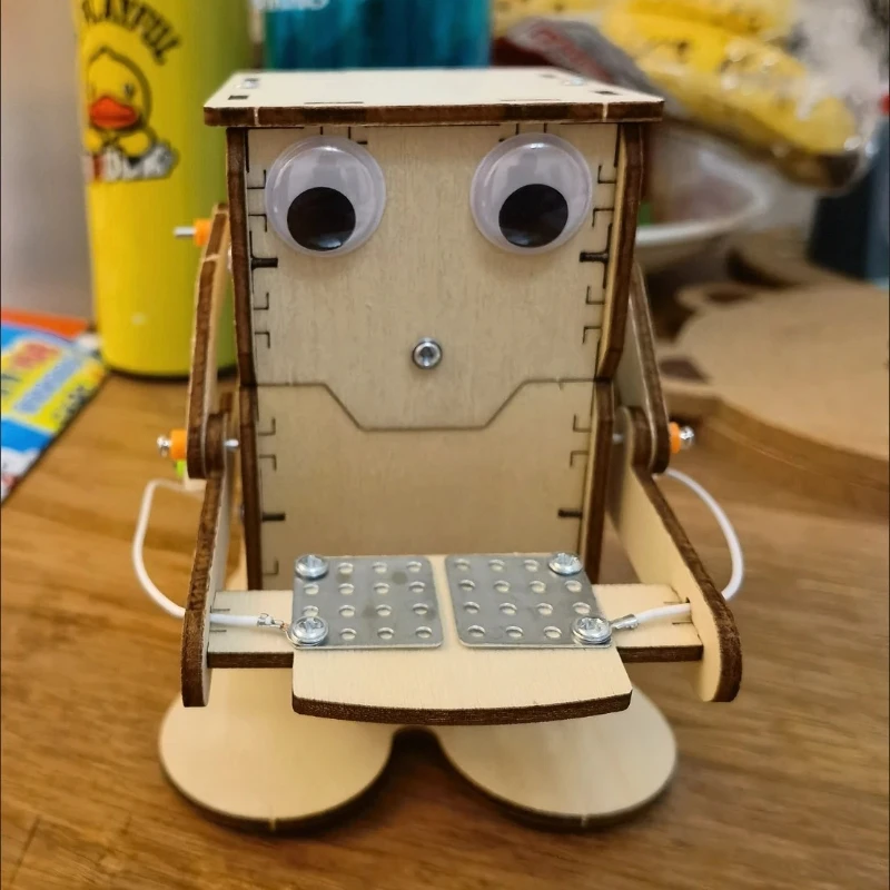 روبوت العملات المعدنية من Tech Craft وشاحنة قلابة مع أدوات كاملة. يتعلم الأطفال الهندسة من خلال التجميع، هدية مثالية لـ 10 سنوات فما فوق