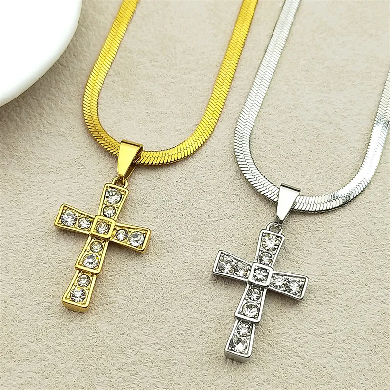 

Vintage Rinestones Jesus Cross Religious Amulet Necklace Women Stainless Steel Clavicle Snake Chain Choker Necklaces Jewelry