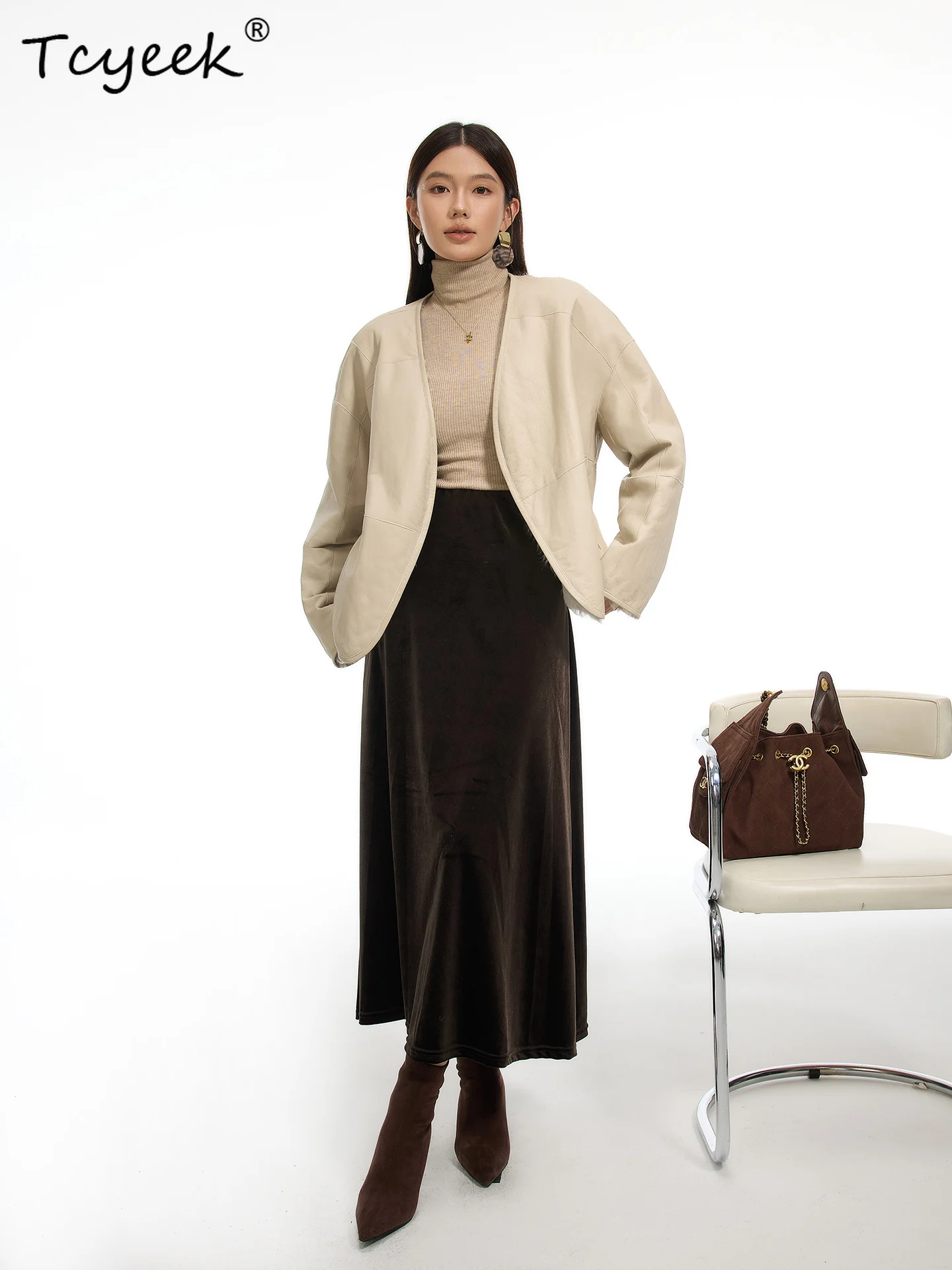 Tcyeek Genuine Wool Autumn Winter High End Trendy Wear V-neck Solid Color Short on Both Sides Women's Wool Shearling Fur Coat