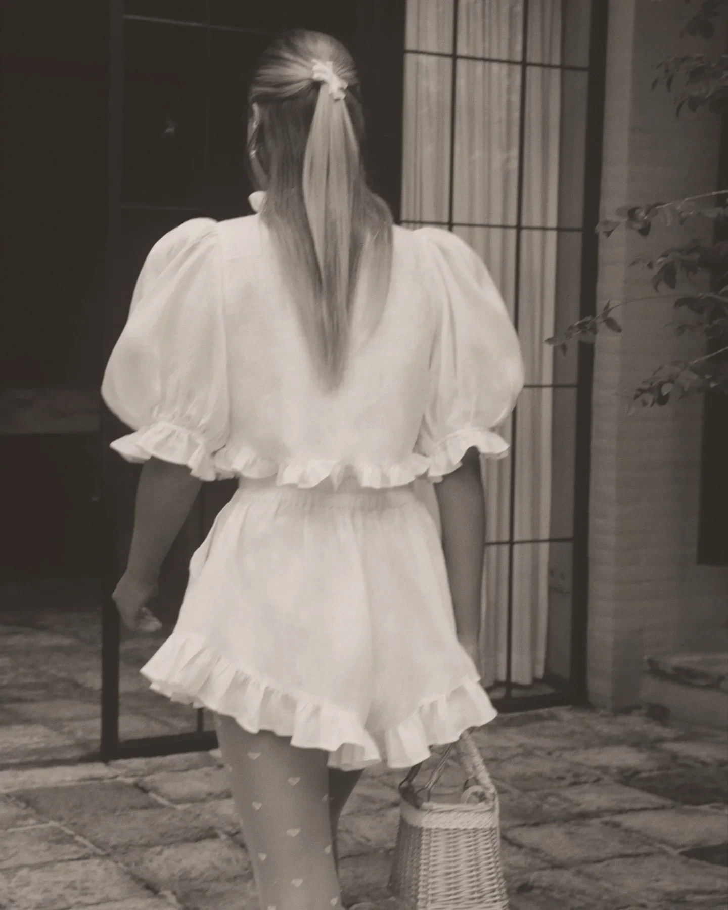 

Women's Ruffles Collar Shirt Puff Sleeve White Linen Top + Elastic Waist Linen Skirts Shorts Suit