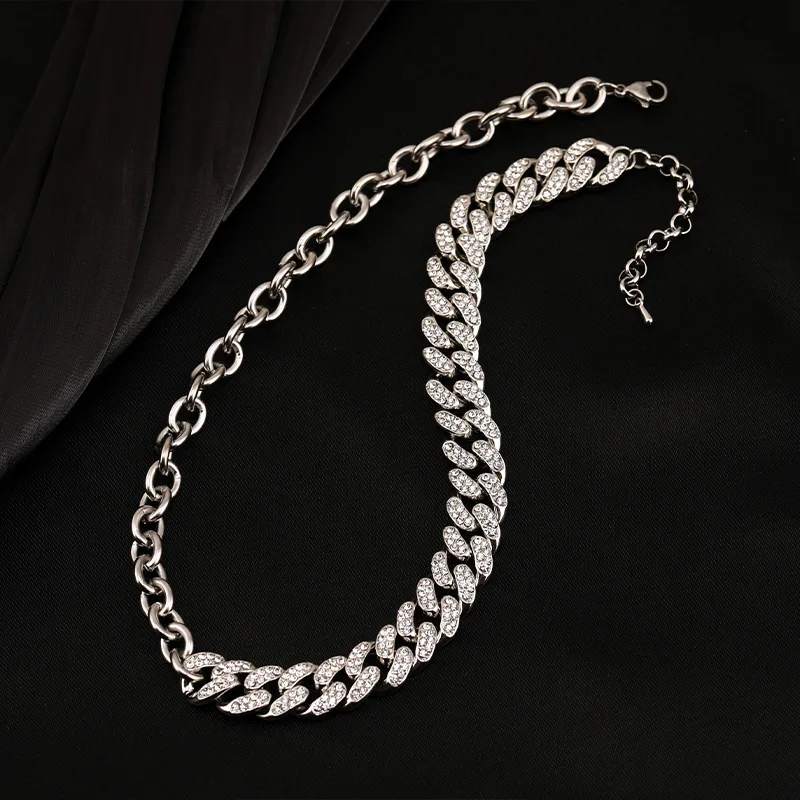 

Necklaces, titanium steel necklaces and fashionable clothing necklaces suitable for hip-hop men and women