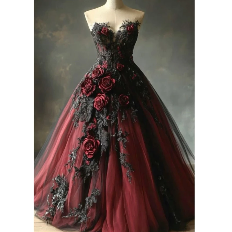 Strapless Dark Red And Black Gothic Wedding Dress Rose Flowers Lace Appliques Vintage Sweethart A-Line Bridal Gown Customized