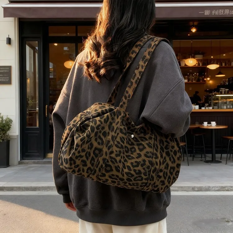 

Sexy Personalized Leopard Canvas Large Capacity Women's Daily Commuting Handbag High Quality Shopper Shoulder Bag