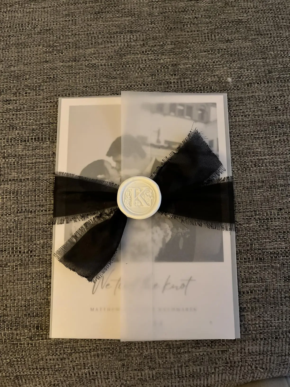 

Лента для Хэллоуина, 3 рулона черных шифоновых шелковых лент, набор лент 1,5 x 7 ярдов для подарочной упаковки, свадебных приглашений, упаковки букета