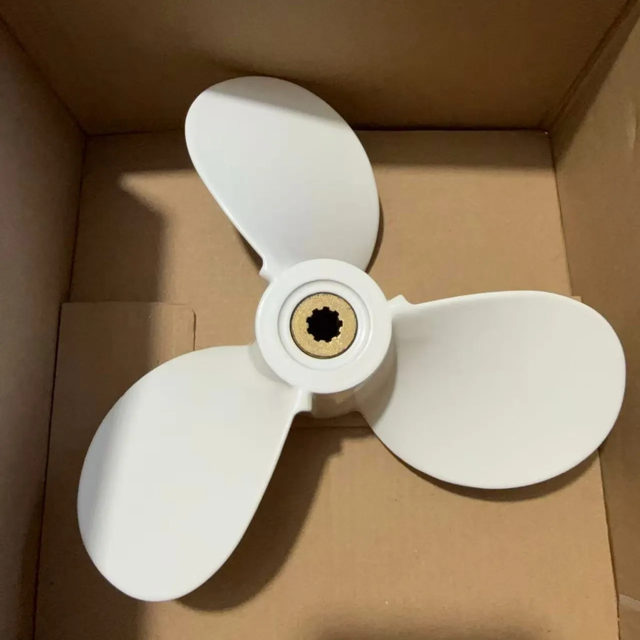 

Четырехтактный подвесной пропеллер с водяным охлаждением, 8 дюймов, 6/8 л.с.