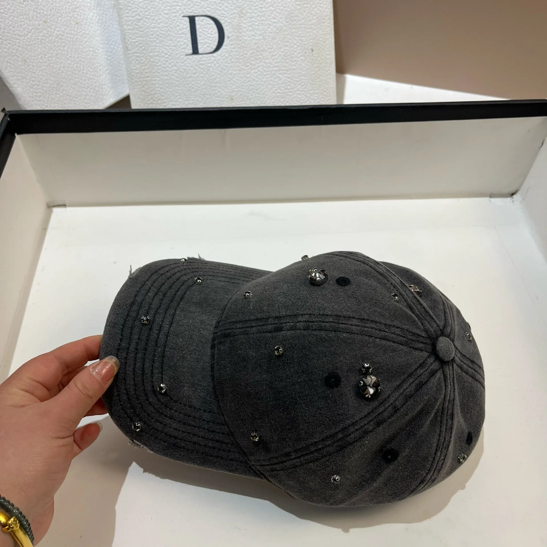 Spring/Summer Rhinestone Soft-Peaked Duckbill Cap Distressed Washed Cotton Casual Baseball Cap Unique Design Sports Hat