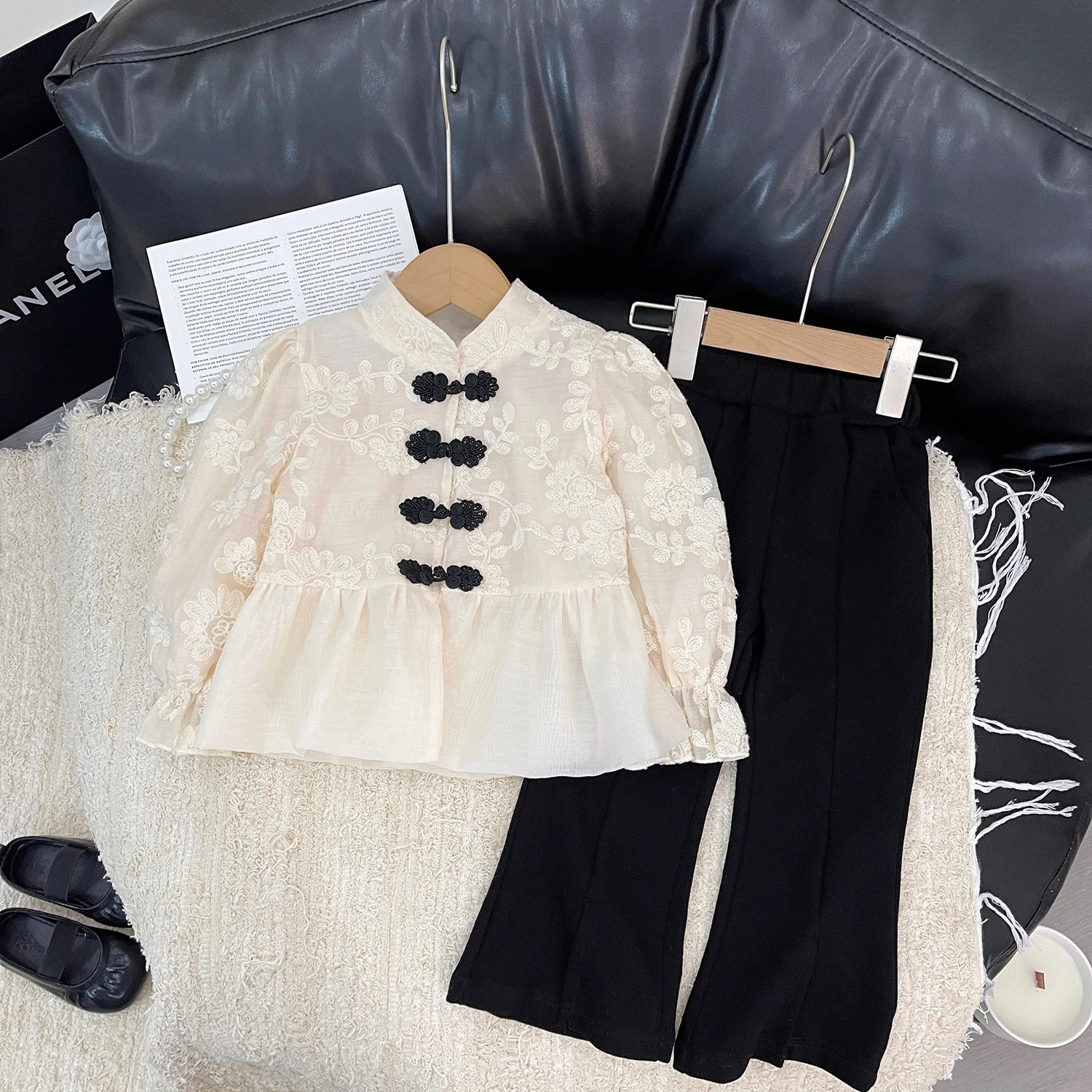 Conjuntos infantis estilo chinês conjunto de 2 peças flor bordado topo + sino bottoms roupas da menina da criança para 2-7 anos