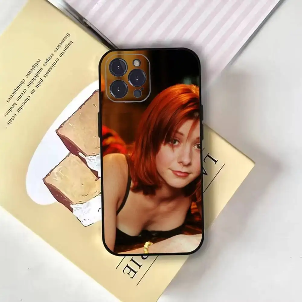 حافظة هاتف بافي ذا فامباير سلاير لهاتف آيفون 16، 15، 14، 13، 12، 11 بلس، برو ماكس، XS، X، XR، SE، Mini، 8، 7، غطاء أسود ناعم