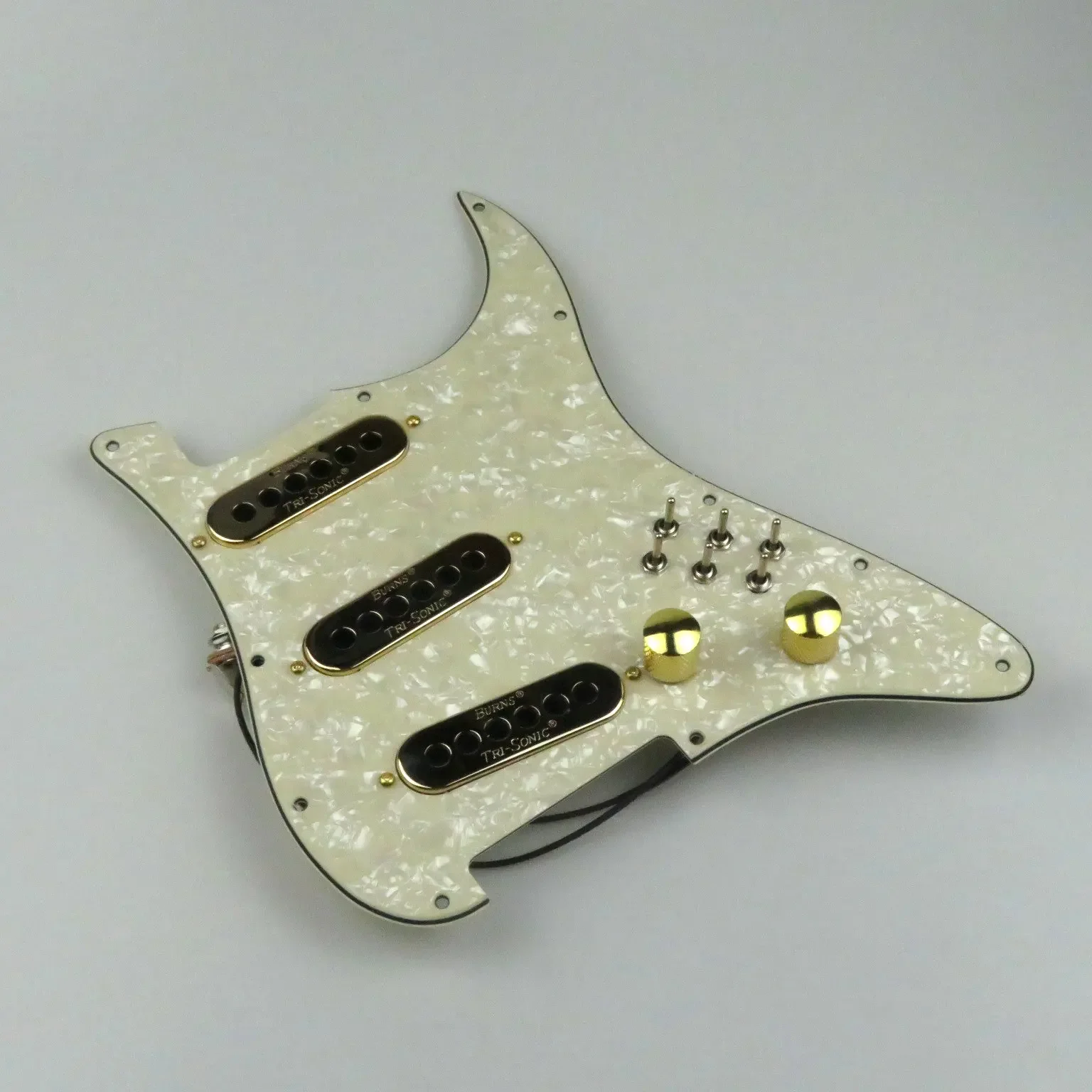 

Loaded Pickguard Gold / Light yellow pearl