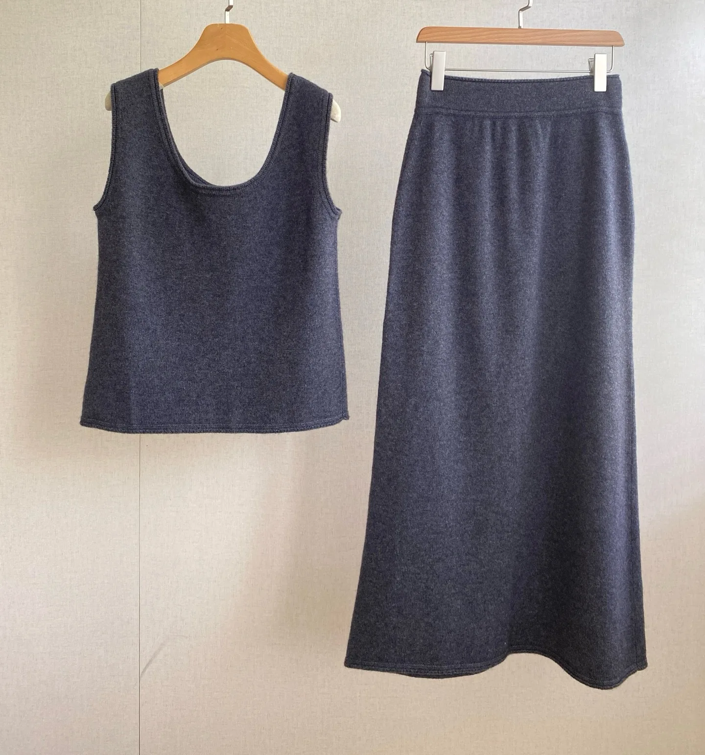 Minimalist Knit Matching Set U-Neck Sleeveless Tank Top & High Waist Flowy Midi Skirt For Women