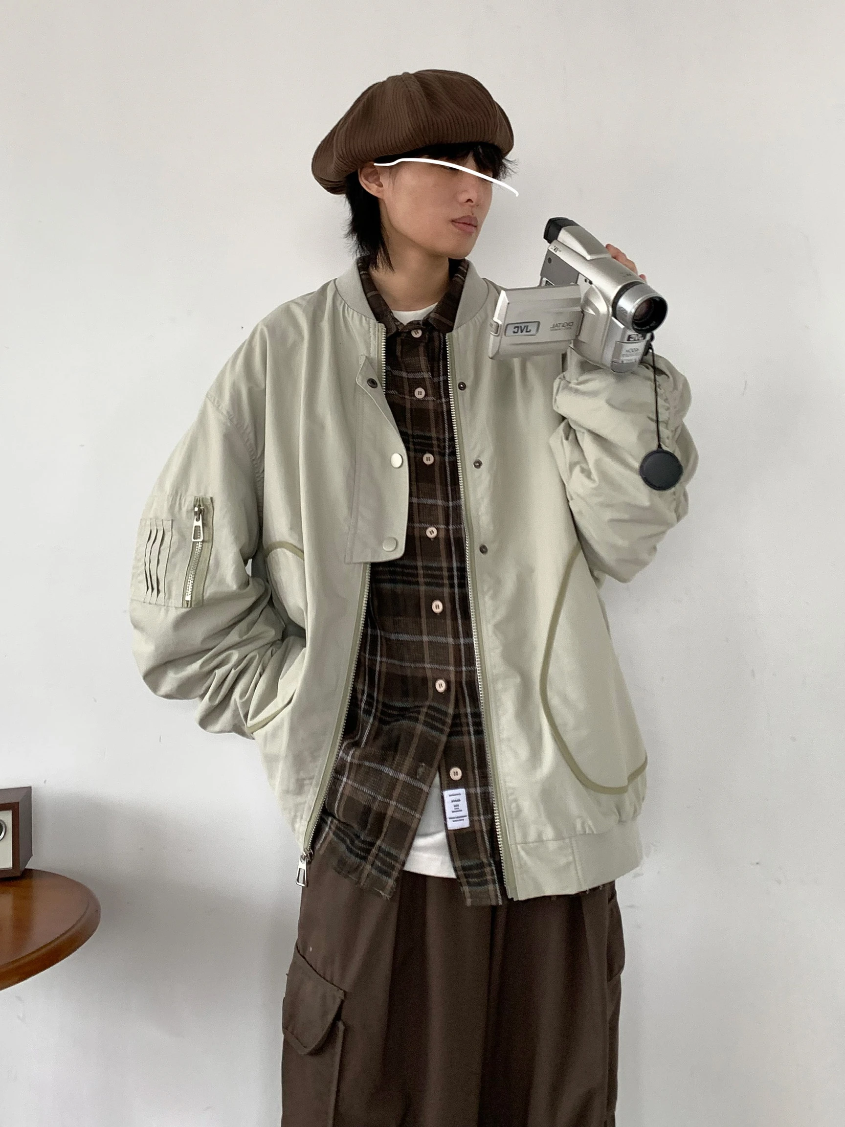 

Ретро-плиссированная куртка-бомбер свободного кроя, весенне-осенняя повседневная верхняя одежда, молодежный стиль, однотонная, на молнии