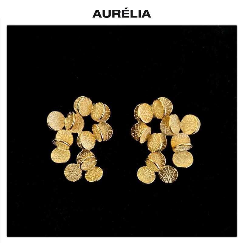 

Europe America Fashion 18K Brass Plated Gold Leaf Earrings Woman Pursuit Quality Fashion Unique Design Party Jewelry