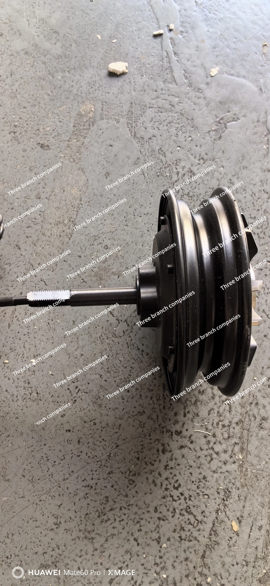 

Electric three-wheeled elderly scooter rear wheel 10-inch disc brake unilateral wheel hub motor