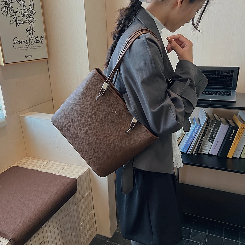 

Elegant Women Leather Fashion Luxury Designer Classic Tote Bag Crossbody Shoulder Handbag For Daily Modern Use