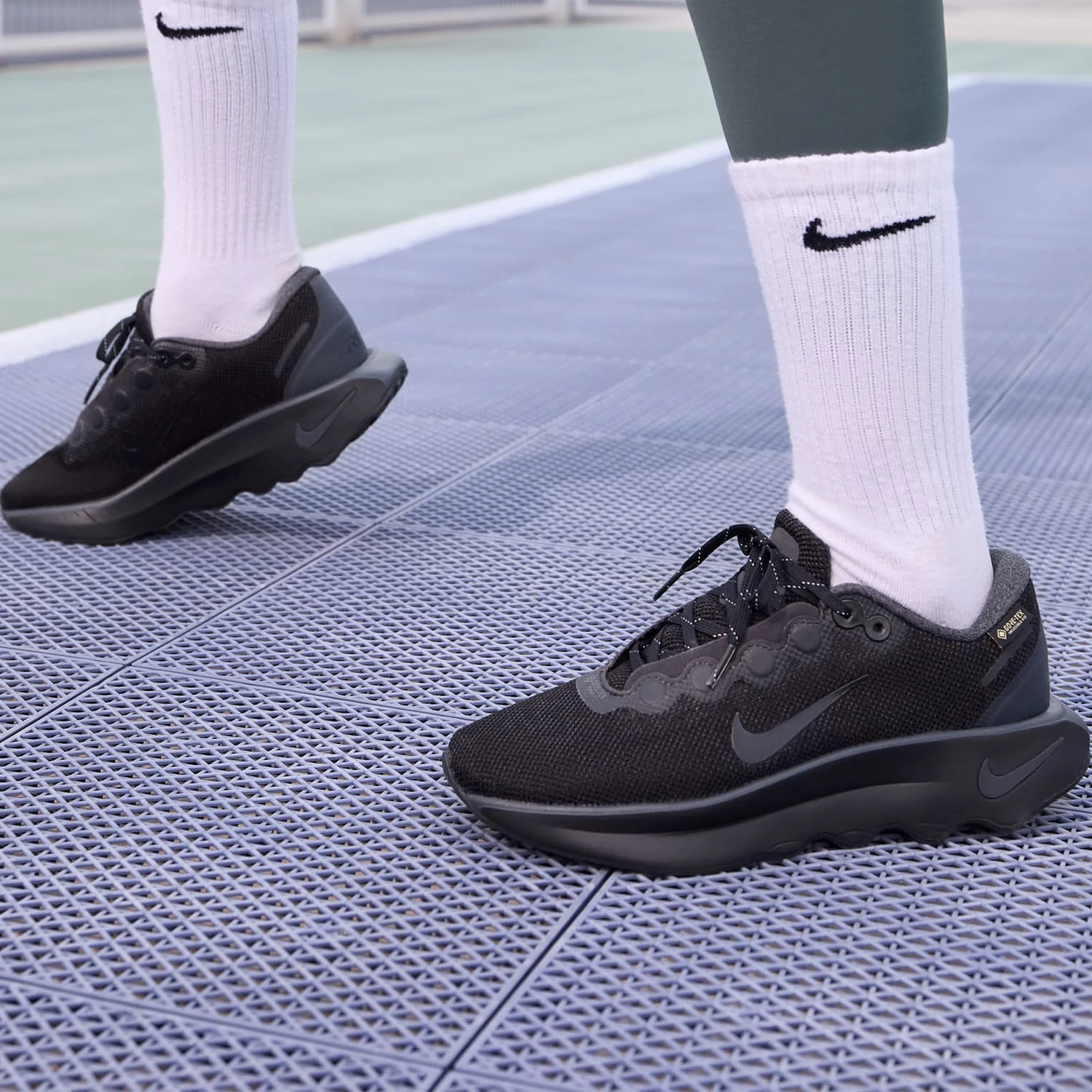 Zapatillas deportivas Nike Genuine Motiva GORE-TEX de malla para mujer HM0355-001