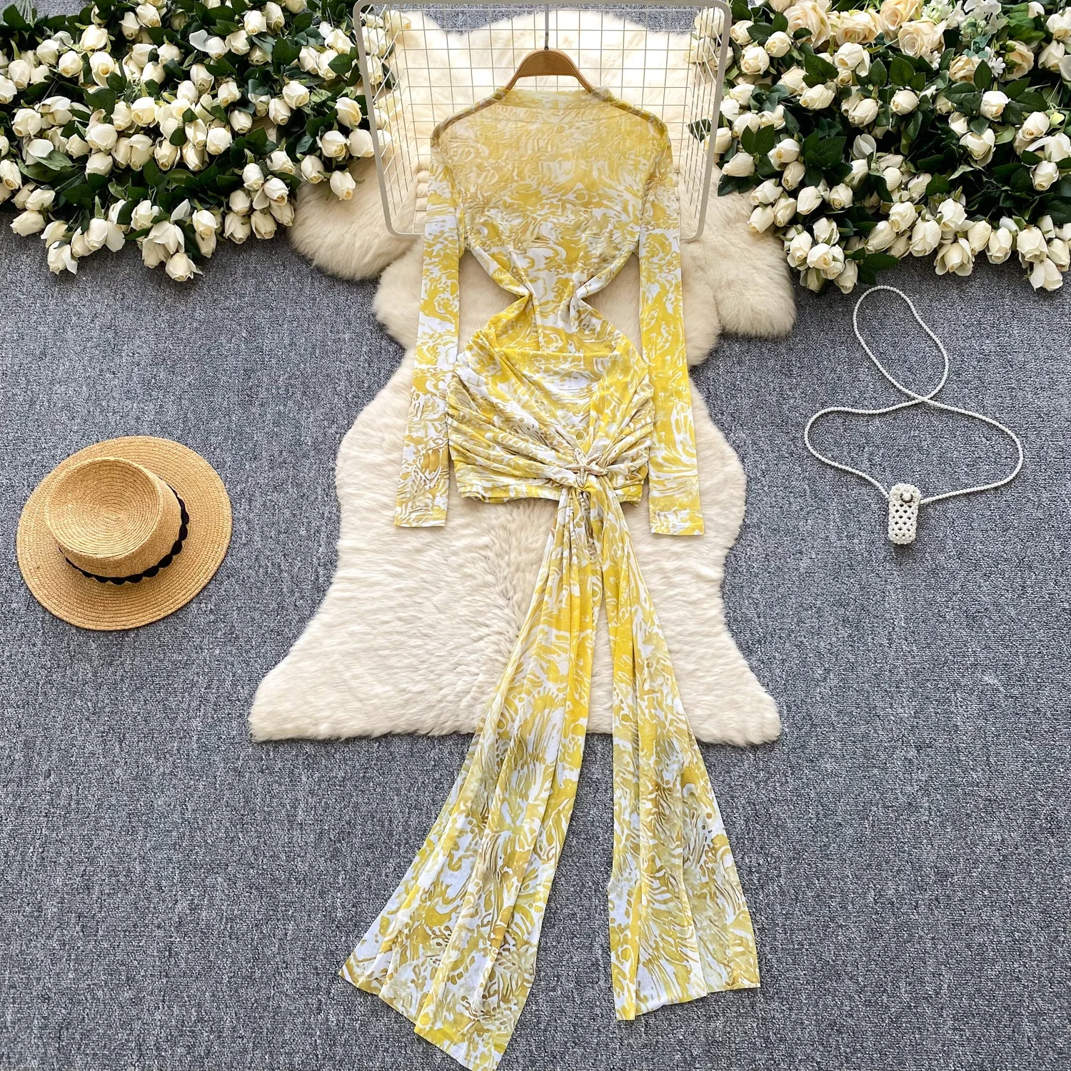 Clothland feminino sexy impressão bainha vestido de manga longa elástico fino estilo europeu feminino chique mini vestidos qe206