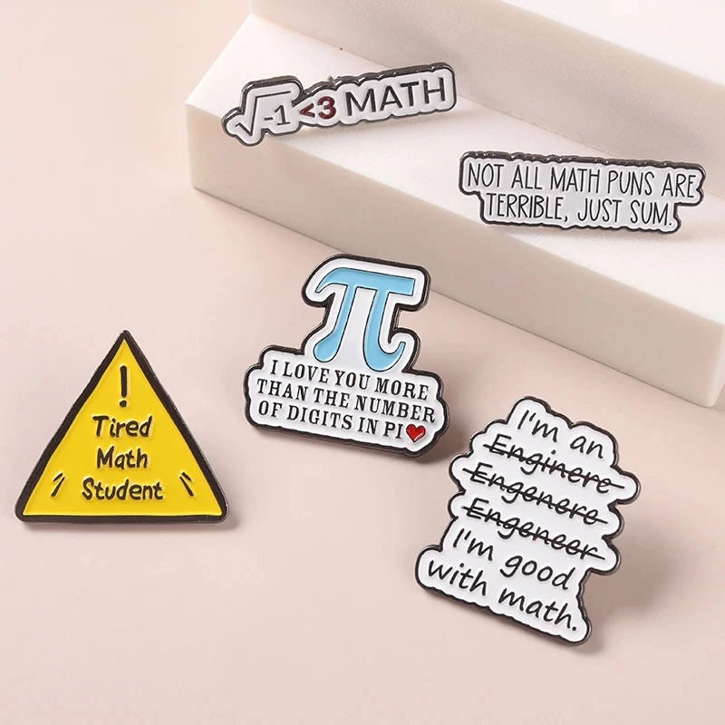 Pin Enamel matematika kreatif sesuai cinta Formula matematika fungsi PI bros Punk logam hadiah perhiasan untuk anak-anak