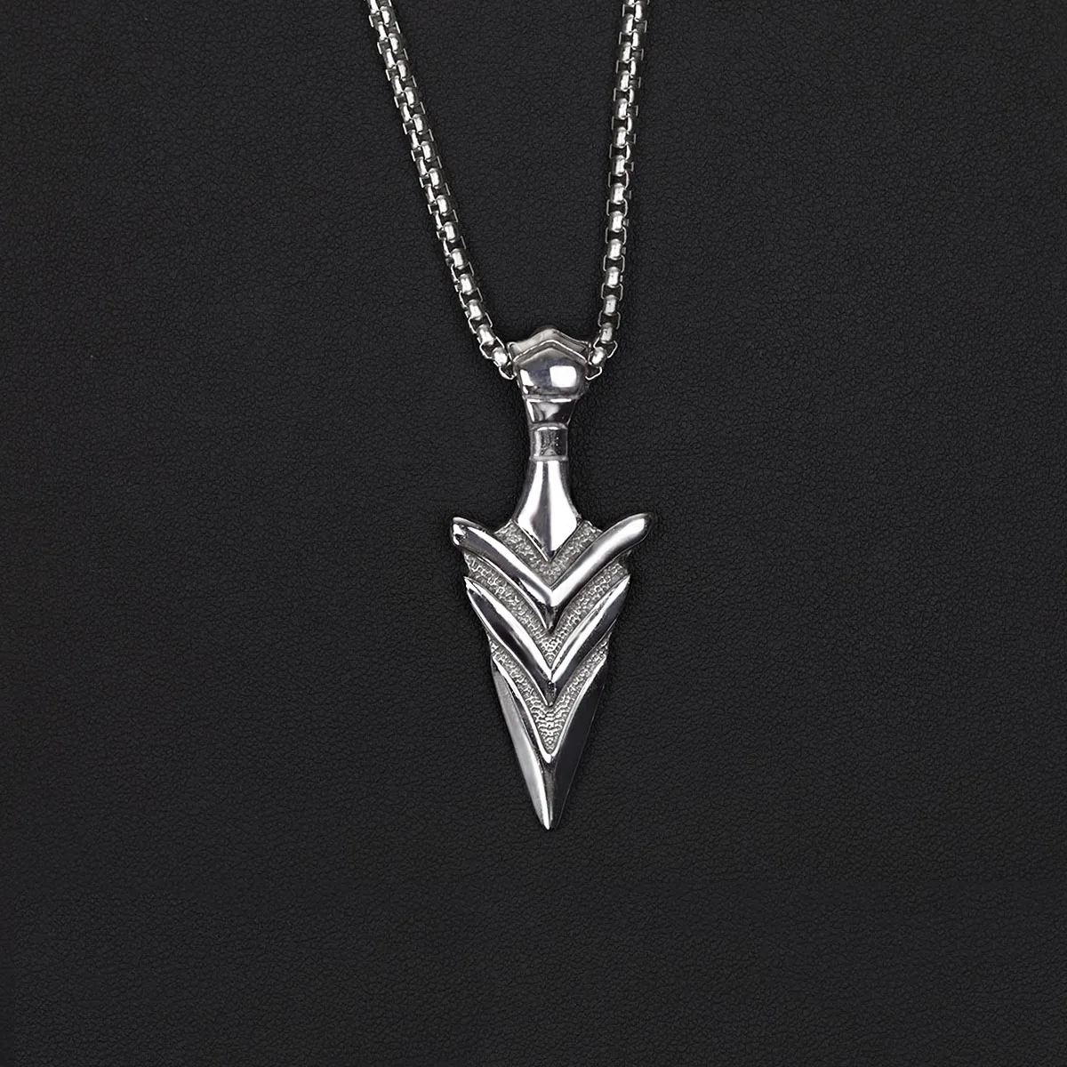 Personalized Domineering Triangle Spearhead Men's Couple Alloy Retro Hip-hop Arrow Necklace Pendant Jewelry