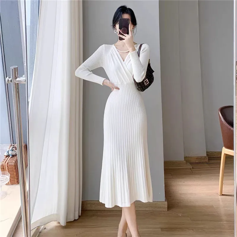 Franse retro damessweaterjurk 2025, winter vrouwelijke slanke jurken over de knie, nieuwe zachte hoge dames taille dieptepuntrok