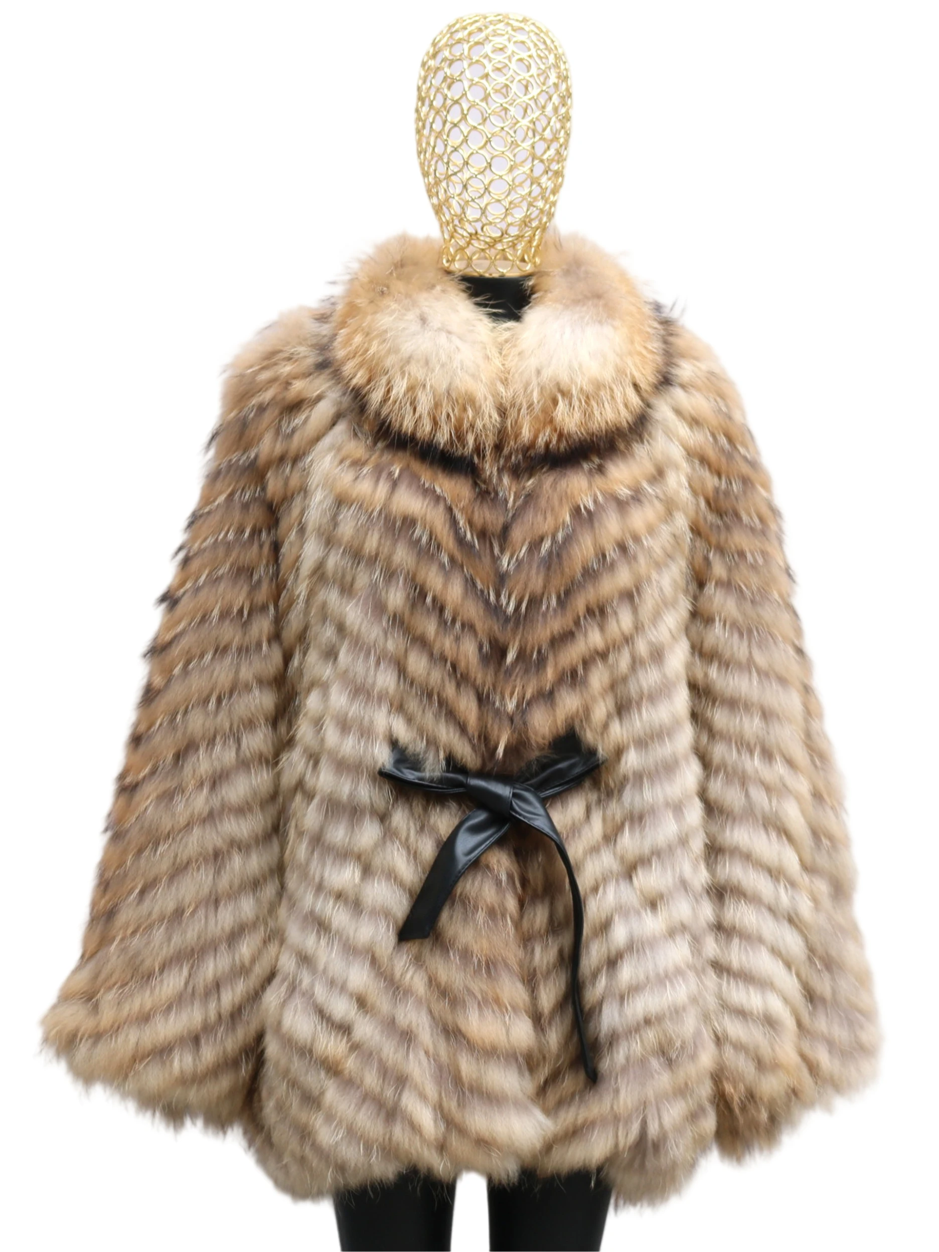 2026 Winter New Fur Strip Sewed Together Short Style Thin Raccoon Fur Fox Fur Coat Young Women's Coat