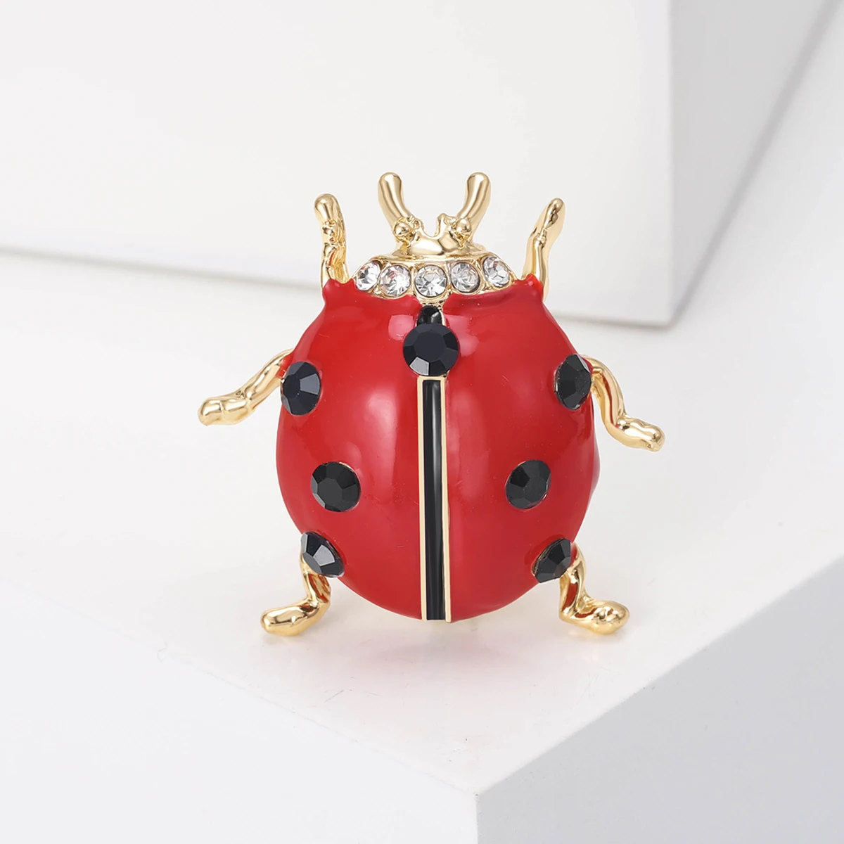 Lovely Enamel Ladybug Brooches for Women Unisex Cute Insect Pins 2-color Available Office Party Accessories Gifts