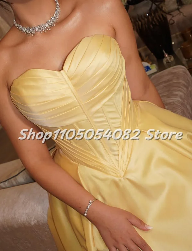 Customized luxurious Long Strapless Special Yellow Wedding Dress with Ruffles A-line Train Floor-length Luxurious Wedding Robe