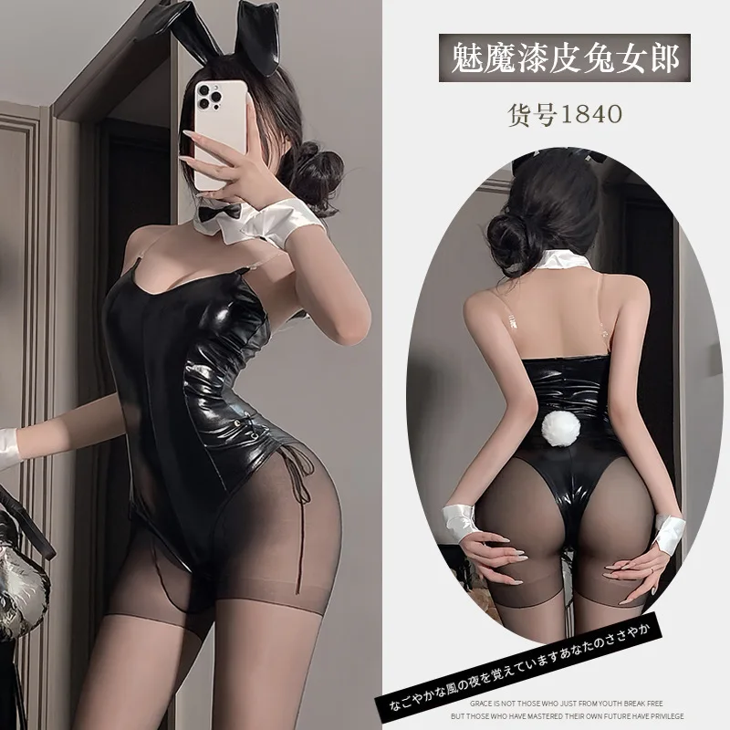 ชุดบอดี้สูทกระต่ายสาวน้อยน่ารัก วัสดุหนังเทียมมันวาว คุณภาพดี ใส่ไปงานคอมมิคได้ ชุดคอสเพลย์คาวาอี้