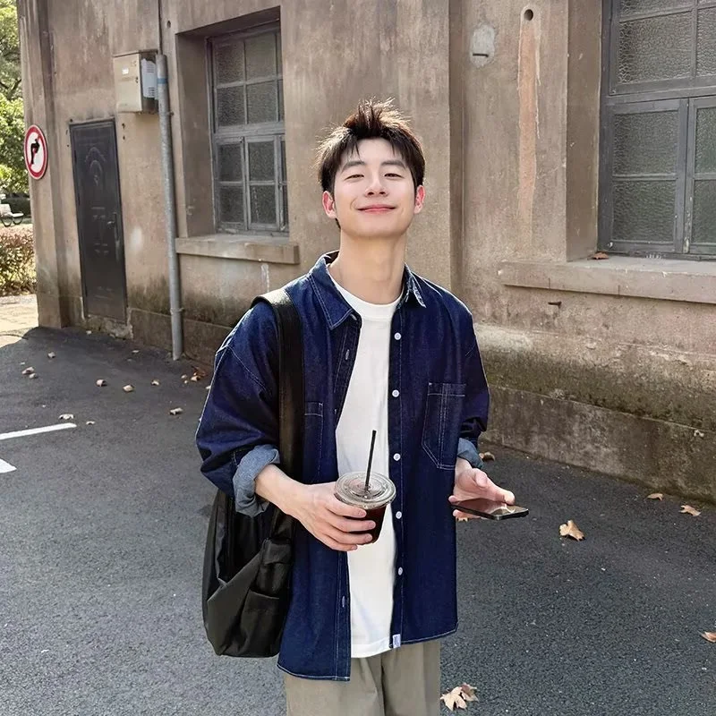 

Retro American Deep Blue Long Sve Denim irt for Men Spring Autumn Casual Pure Color Outerwear Loose Fit Youth Faion
