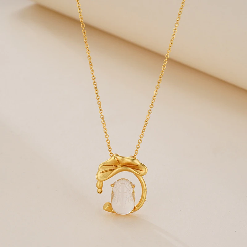 

Классический лист лотоса, маленькая золотая жаба, древнее золотое ремесленное ожерелье, милое белое ожерелье из натурального нефрита Хотан для повседневных ювелирных изделий
