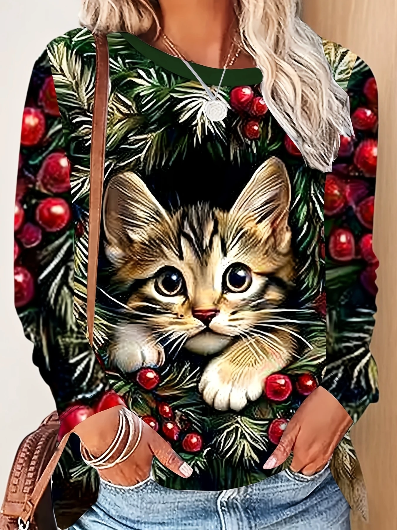 Women's Christmas Cat Print Sweatshirt Dark Green Wreath Tabby Kitten Long Sleeve Crew Neck Casual Pullover Top