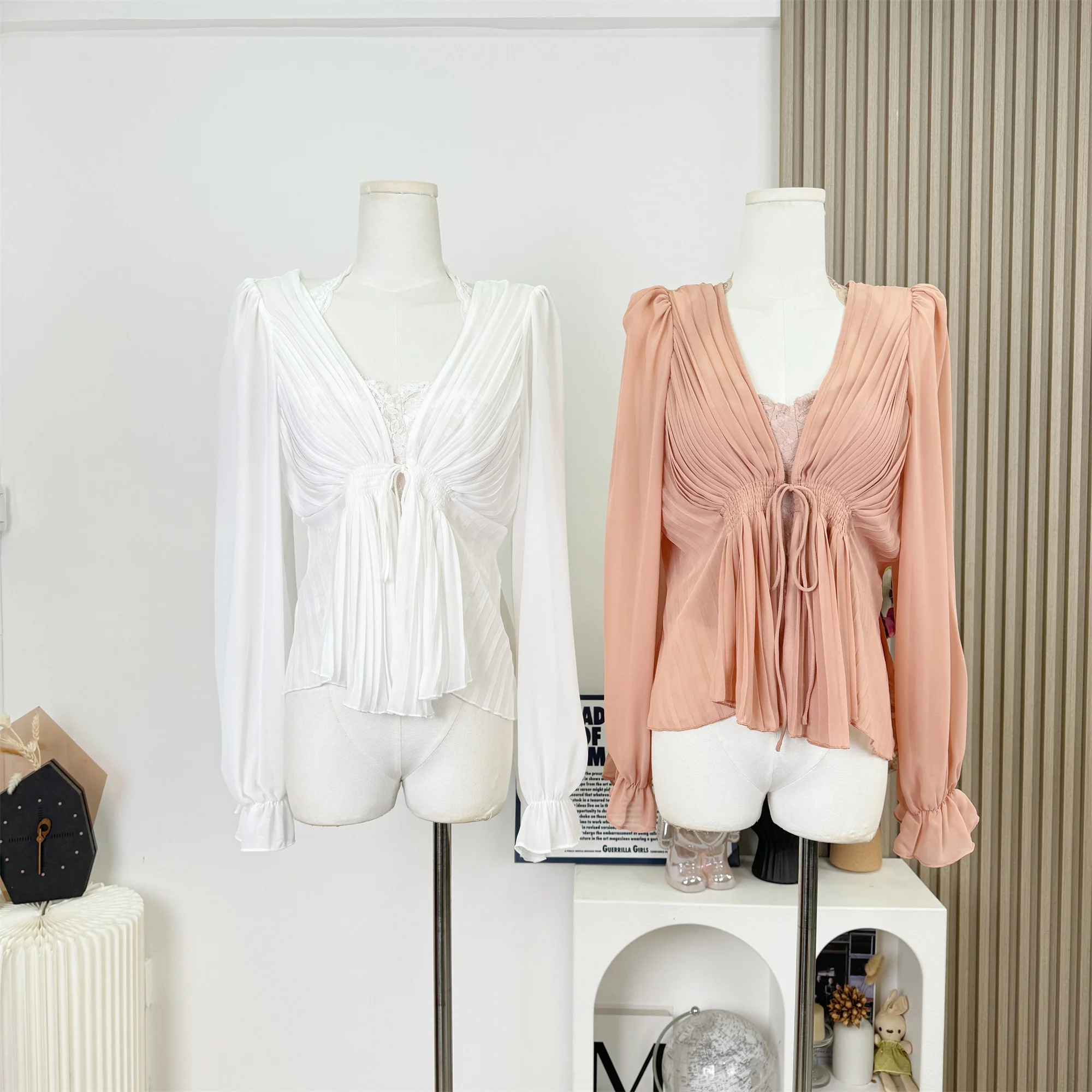 

Lace Neck Top/waist Cardigan Two-piece Suit for Women