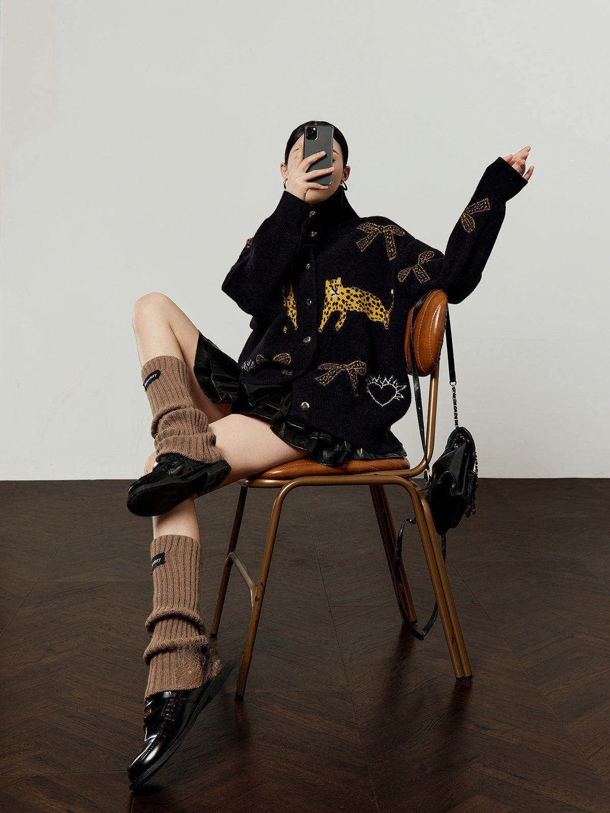 

Вязаный кардиган Bla для женщин, свободный крой, для повседневной носки, с высоким воротником, длинными рукавами, теплый, от Zhou Li Wu