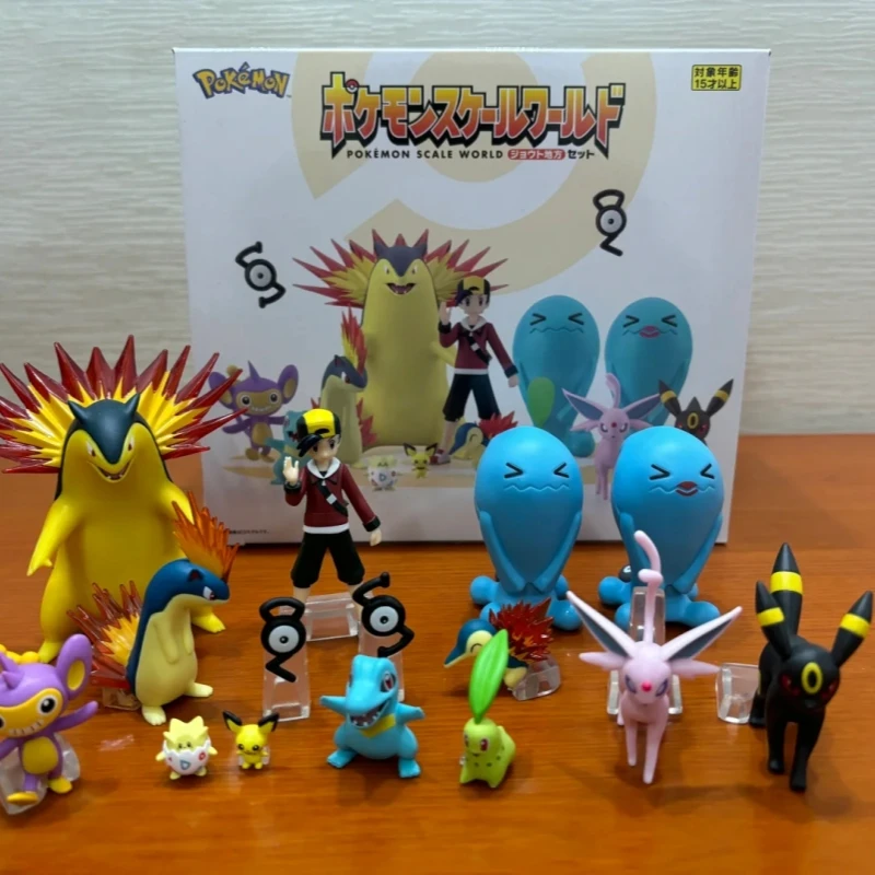 Bandai Pokemon Scale World Johto Region-Cyndaquil Chikorita Pichu Aipom Marill Totodile Umbreon Action figura modelo juguete para regalo