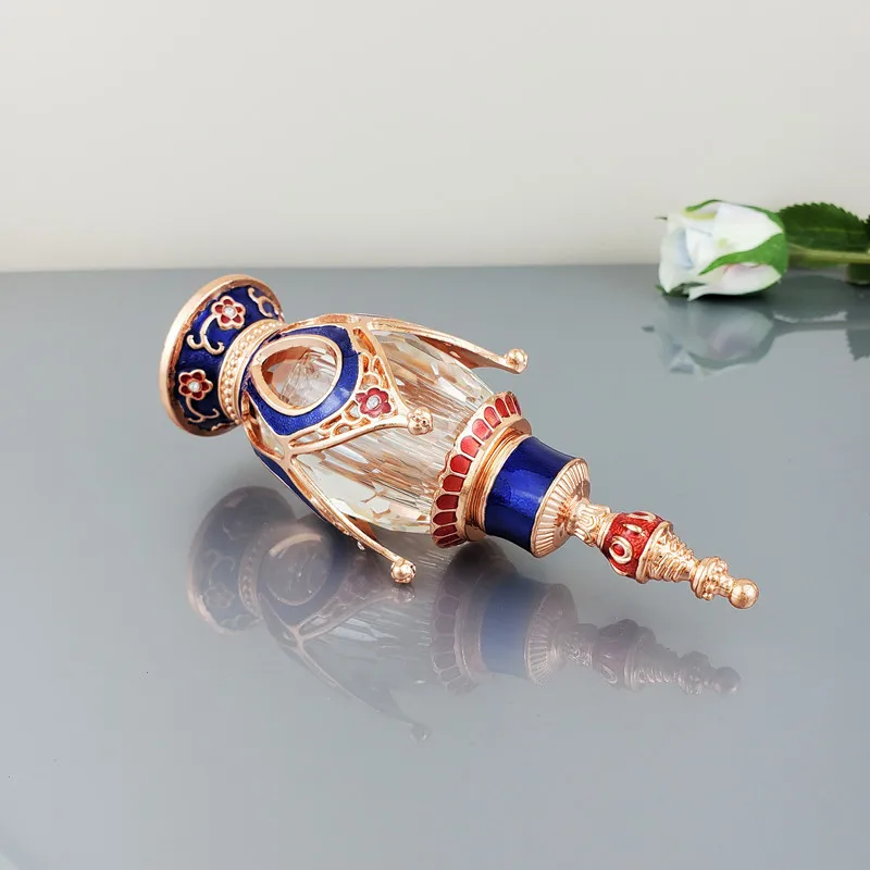 Essential oil bottle, flavor bottle, diamond-encrusted crystal perfume bottle, high-end metal empty bottle gift.