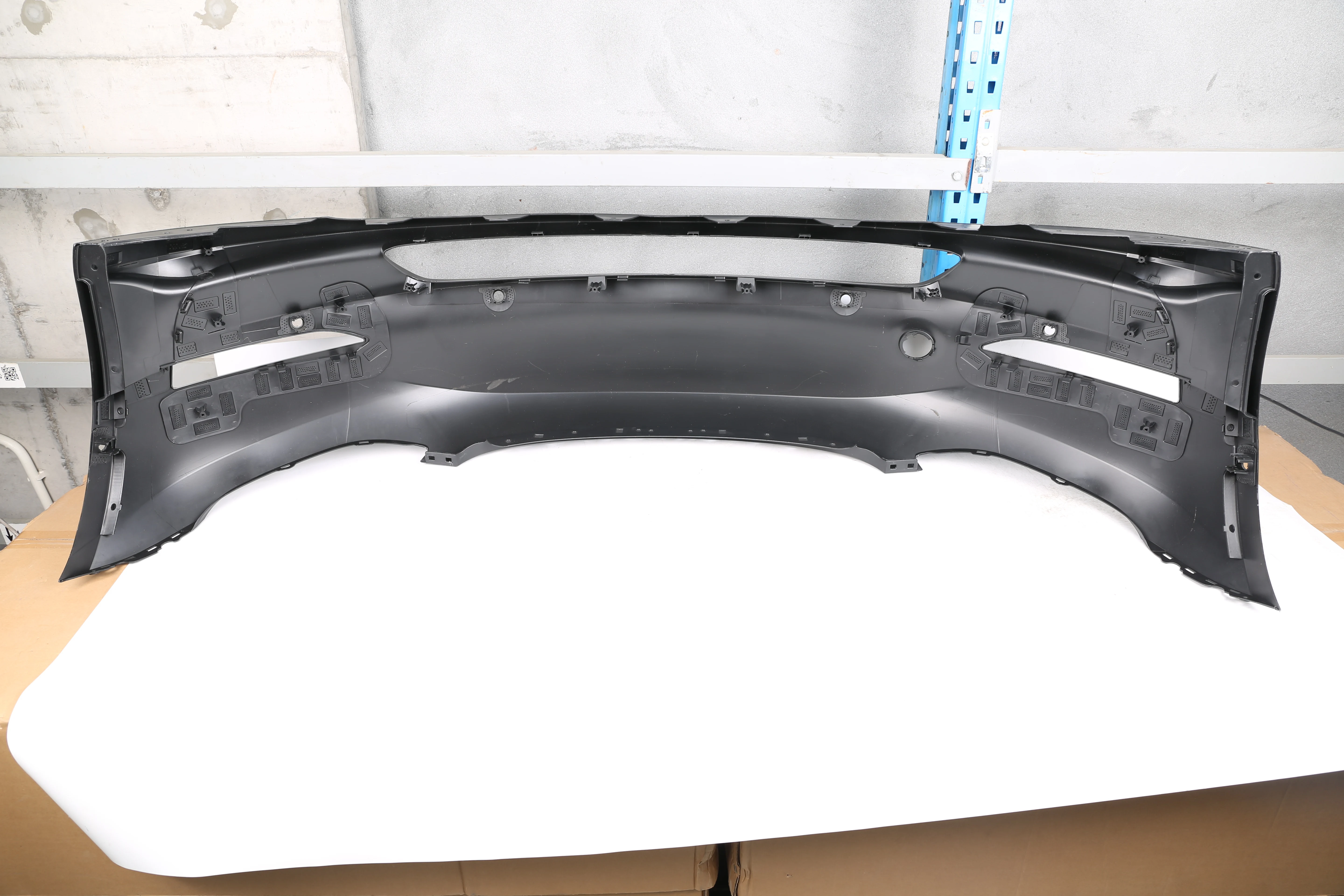 

Factory Hot Selling For Front Bumper for Tesla Model 3for Tesla Model Y Front Bumper Part OEM 1519965-s0-a 1084168